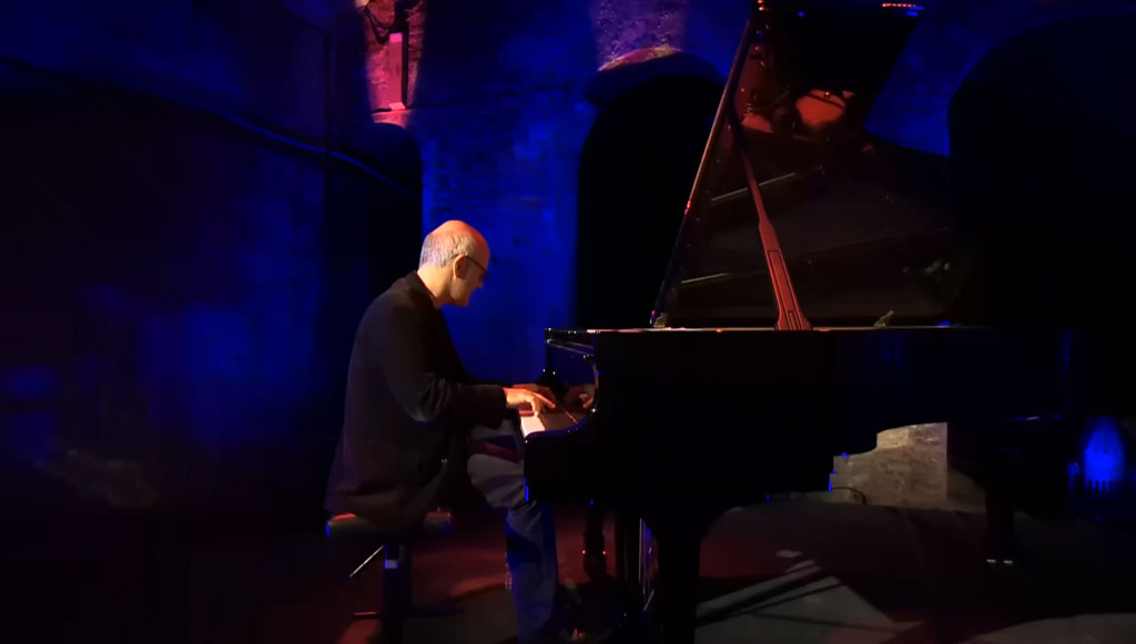 Ludovico Einaudi Live at the Old Vic Tunnels 2011 官方版音乐会 [WEB-DL MP4 520MB]-蓝光演唱会资源网