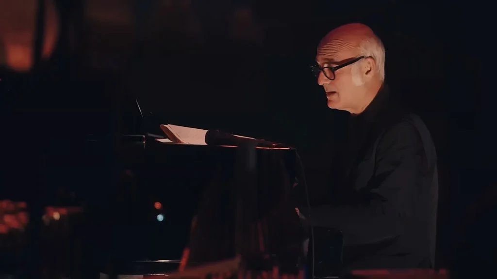 图片[3]-Ludovico Einaudi Elements Live at La Maison de la Radio 2015 官方版 音乐会 720P [WEB-DL MP4 1.17GB]-蓝光演唱会资源网