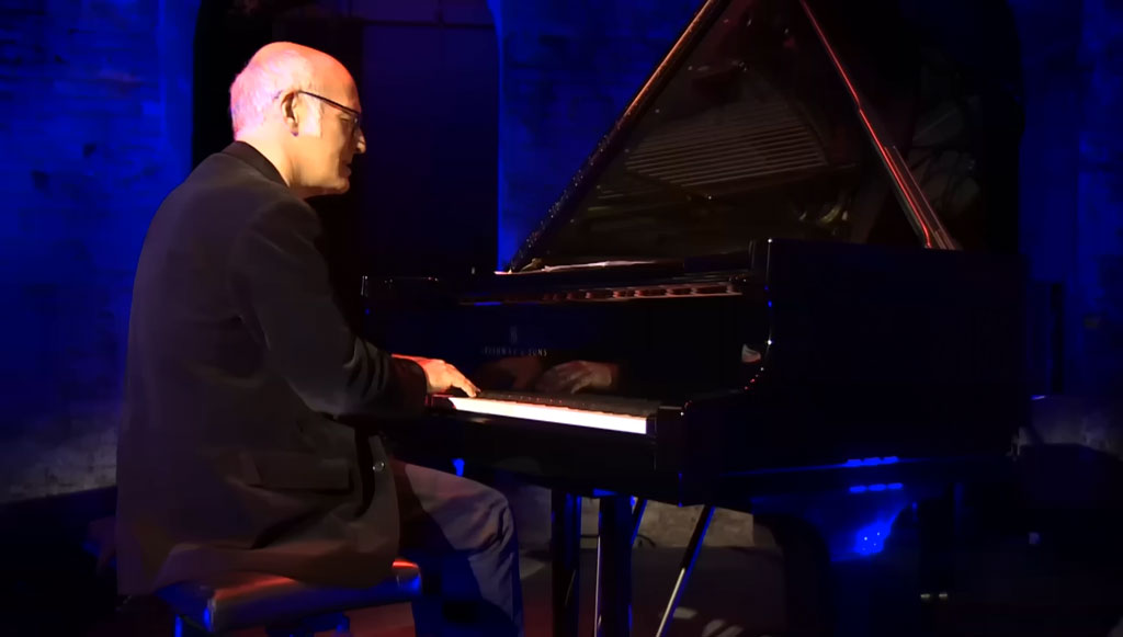 图片[3]-Ludovico Einaudi Live at the Old Vic Tunnels 2011 官方版音乐会 [WEB-DL MP4 520MB]-蓝光演唱会资源网
