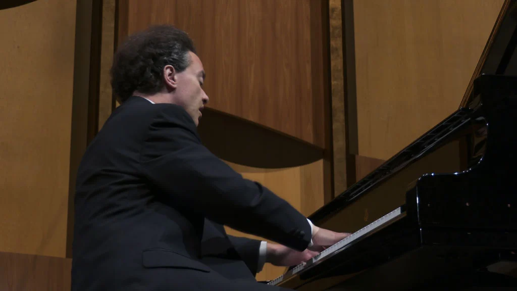 图片[4]-叶甫格尼基辛钢琴独奏音乐会 Evgeny Kissin – The Salzburg Recital 2023 [BDMV 22.5GB]-蓝光演唱会资源网