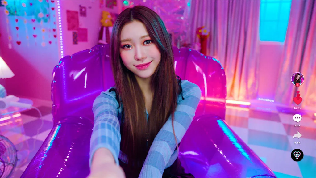 MOMOLAND X CHROMANCE – Wrap Me In Plastic [2160P 4K] [Bugs MP4 1.69GB]-蓝光演唱会资源网