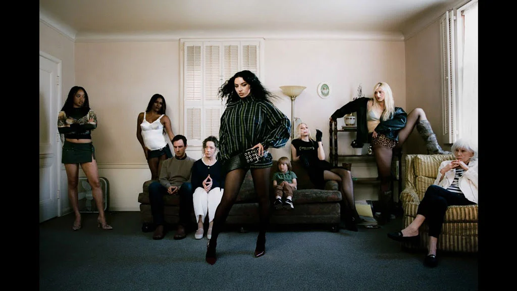 Charli XCX – 360 [外挂中英str字幕] [2160P 4K] [WEB-DL MP4 404.6MB]-蓝光演唱会资源网